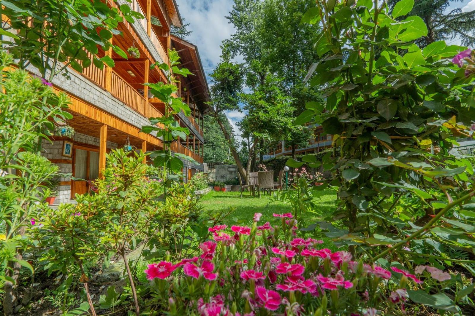 Hotel Negi'S Mayflower A Heritage Since 1965, Manali